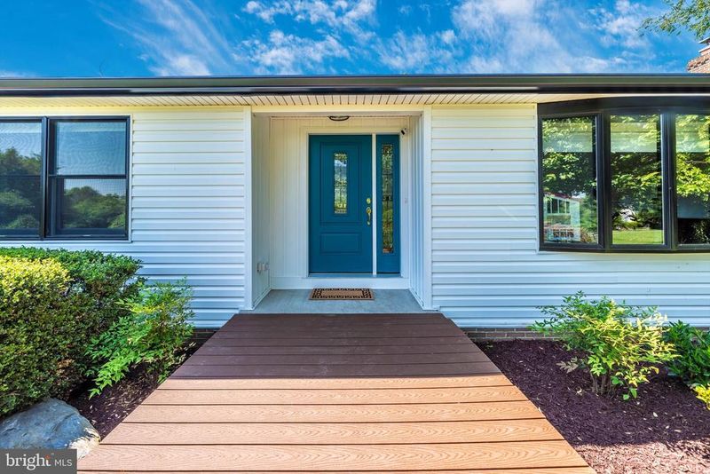 12801 Boxwood Ln, Union Bridge, MD 21791