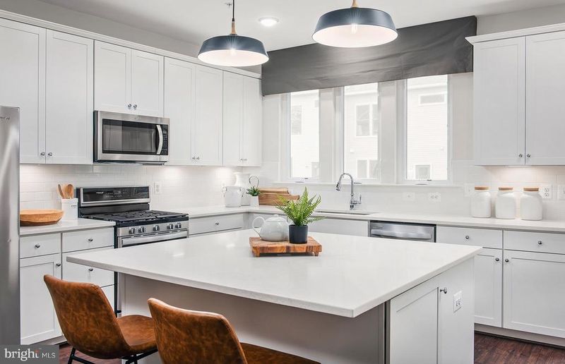 404 Plane Tree Ln, Laurel, MD 20724