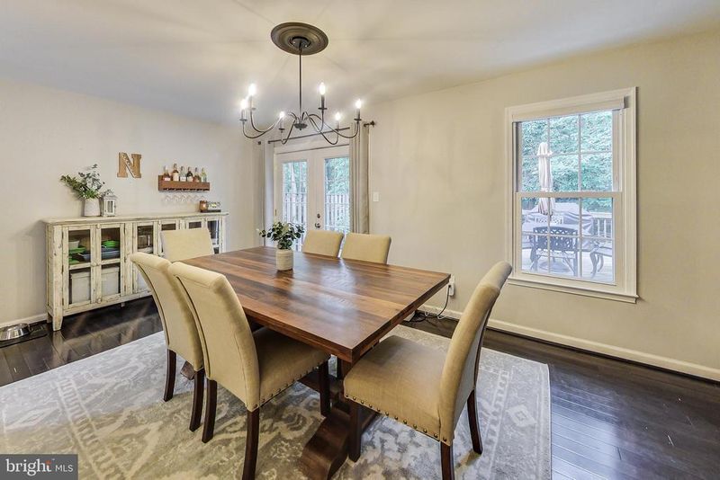 2420 Ansdel Ct, Reston, VA 20191