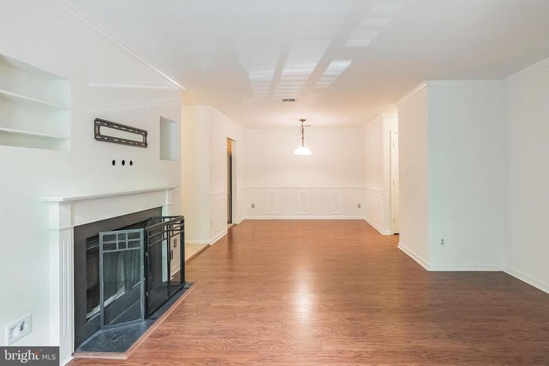 2811 Lee Oaks Ct #304, Falls Church, VA 22046