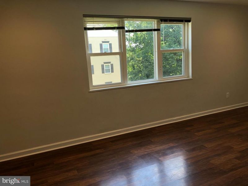 3049 Patrick Henry Dr #201, Falls Church, VA 22044