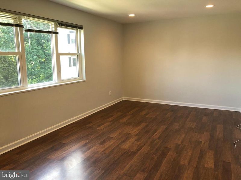 3049 Patrick Henry Dr #201, Falls Church, VA 22044
