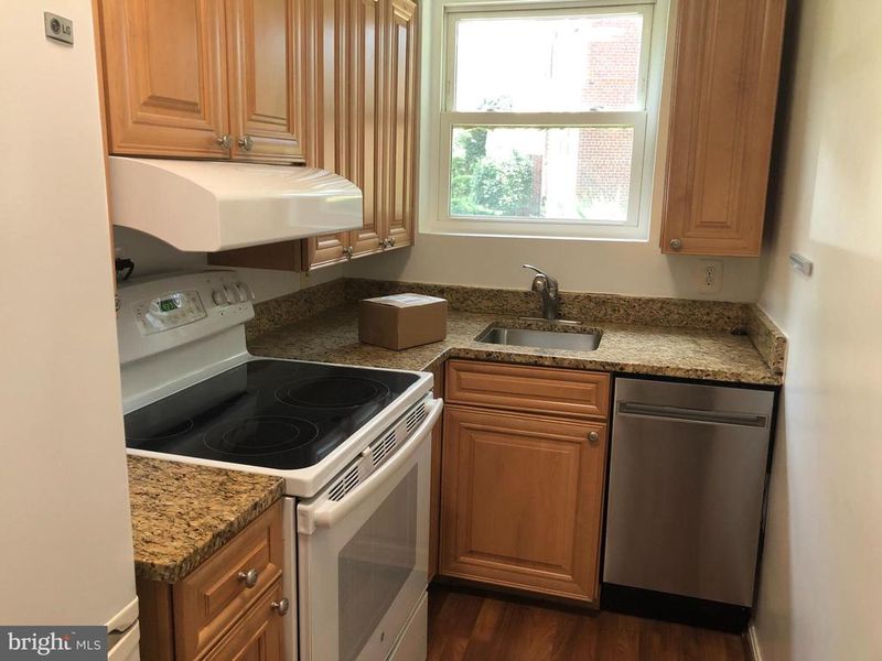 3049 Patrick Henry Dr #201, Falls Church, VA 22044
