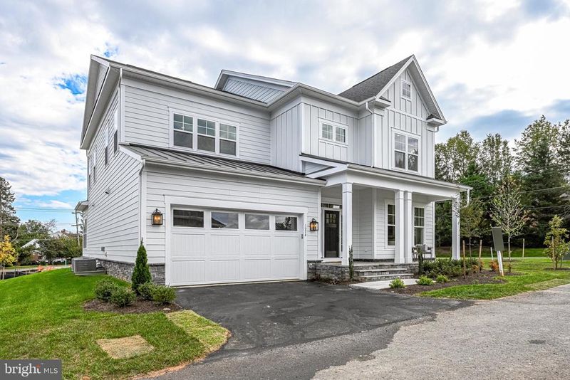 9231 Okla Dr, Fairfax, VA 22031