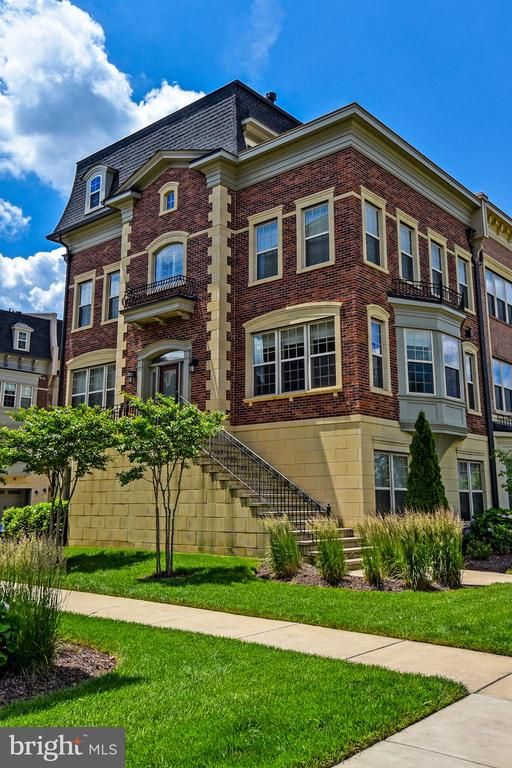 810 Fair Winds Way, National Harbor, MD 20745