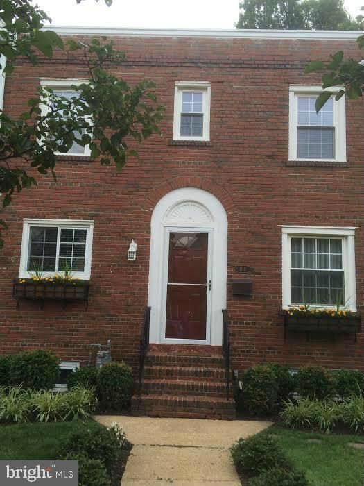 305 E Braddock Rd E, Alexandria, VA 22301