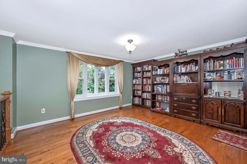 19109 Dowden Cir, Poolesville, MD 20837
