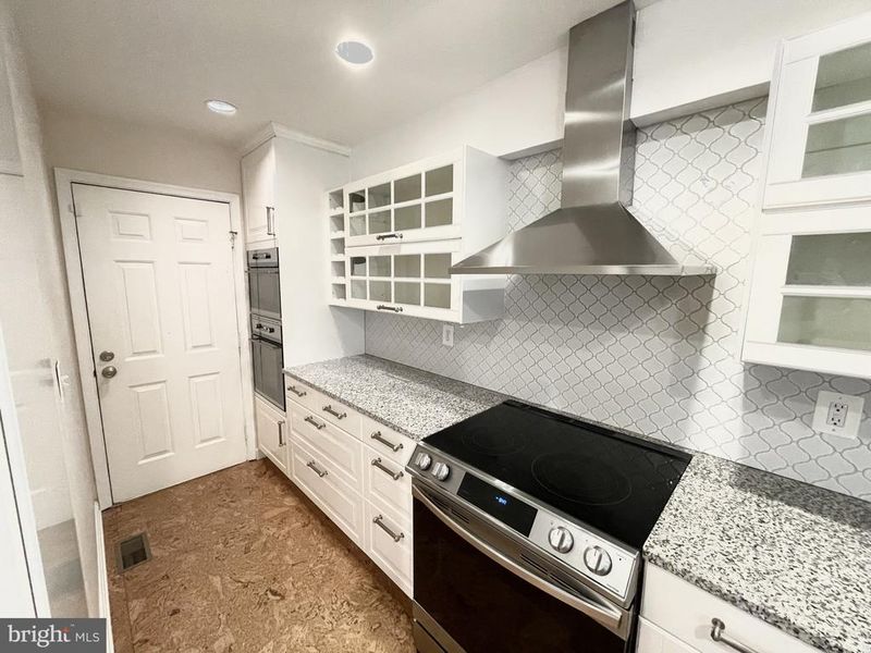 1819 Duffield Ln, Alexandria, VA 22307