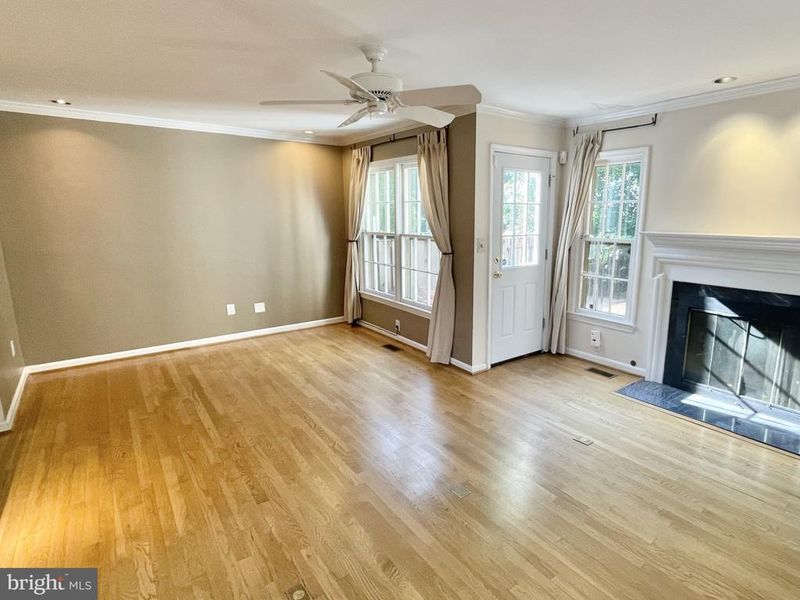 1819 Duffield Ln, Alexandria, VA 22307