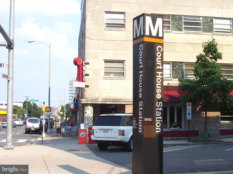 2030 N Adams St #910, Arlington, VA 22201
