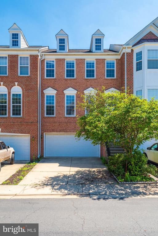 43831 Chadwick Ter, Ashburn, VA 20148