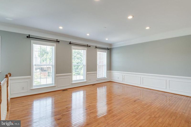 43831 Chadwick Ter, Ashburn, VA 20148