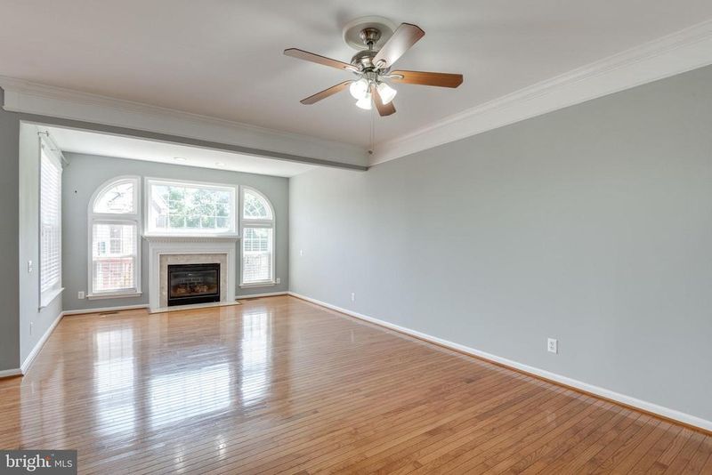 43831 Chadwick Ter, Ashburn, VA 20148