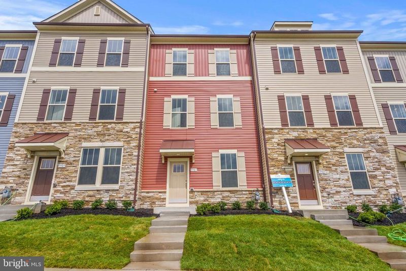 5907 Garden Walk Dr, Frederick, MD 21703