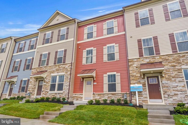 5907 Garden Walk Dr, Frederick, MD 21703