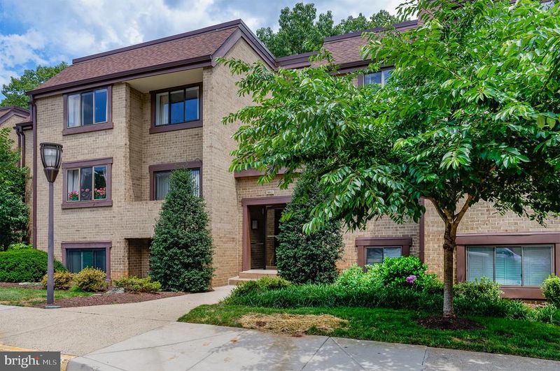 1663 Parkcrest Cir #201, Reston, VA 20190