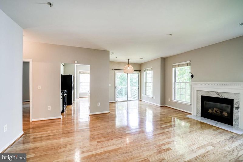 5982 Founders Hill Ct #202, Alexandria, VA 22310