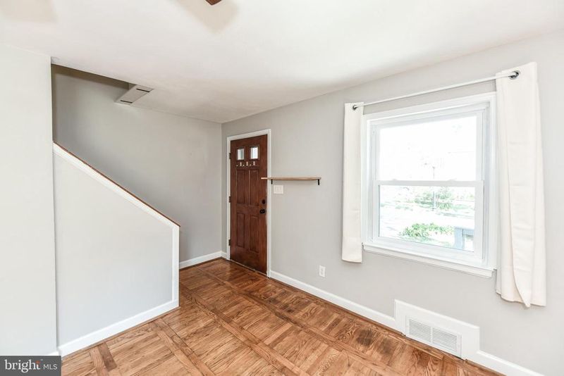 3208 9th St S, Arlington, VA 22204