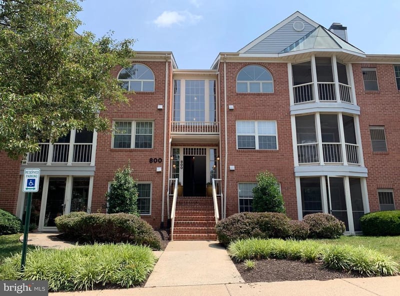 800 Amber Tree Ct #103, Gaithersburg, MD 20878
