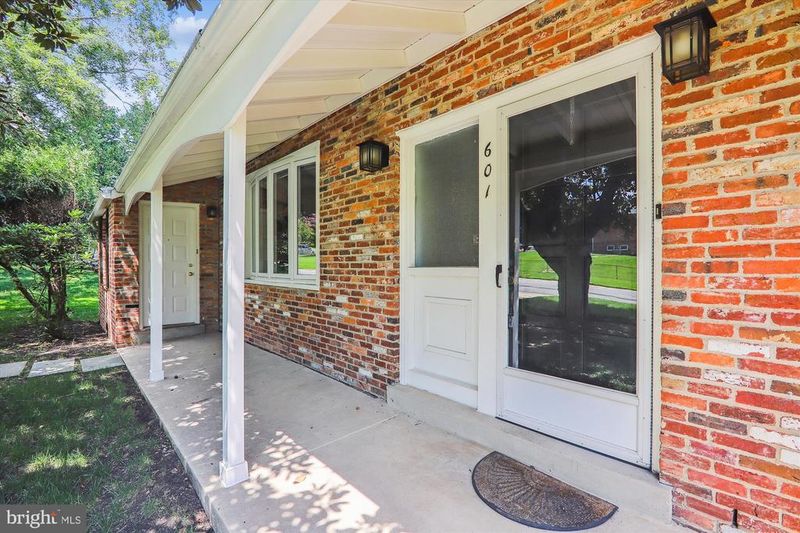 601 Bromley St, Silver Spring, MD 20902