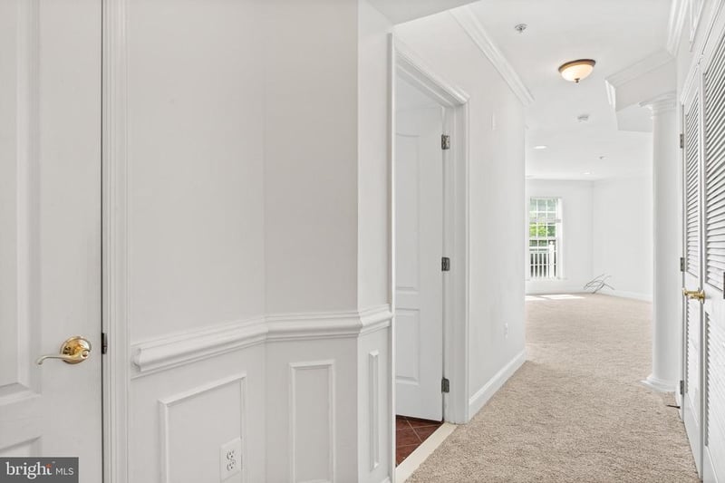 1002 Elmcroft Blvd #203, Rockville, MD 20850