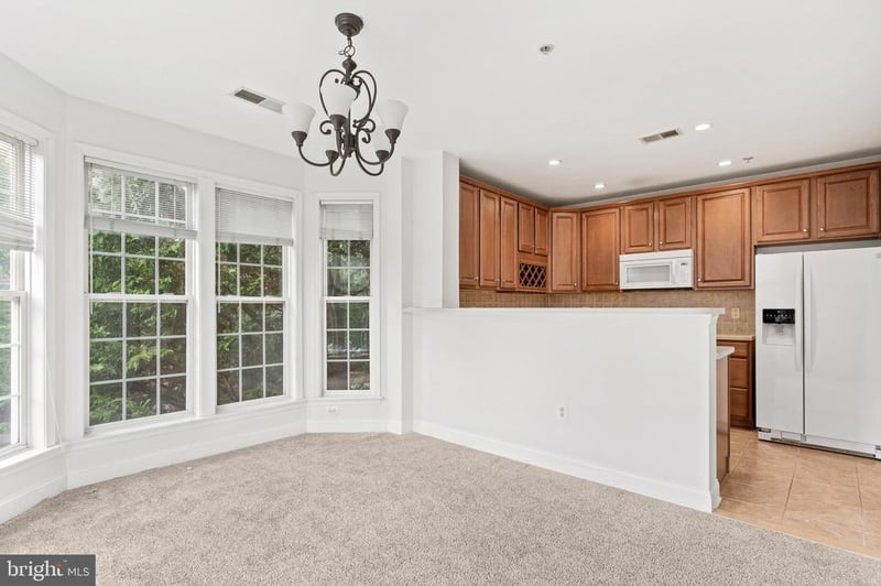 1002 Elmcroft Blvd #203, Rockville, MD 20850