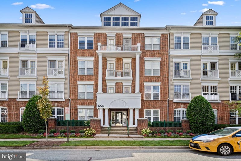 1002 Elmcroft Blvd #203, Rockville, MD 20850