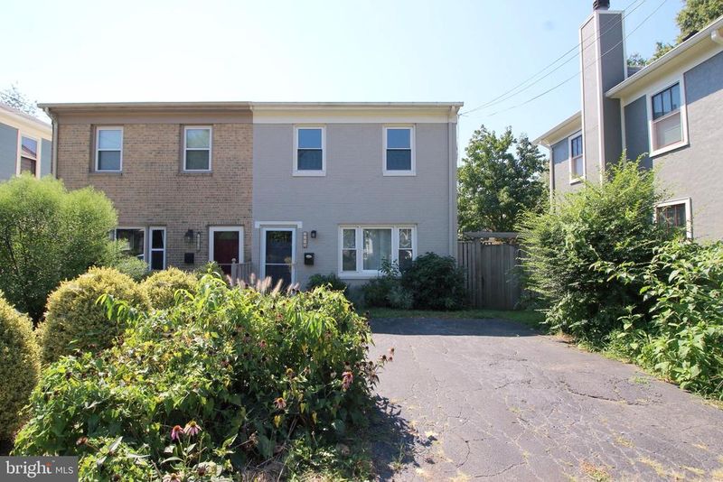 219 E Windsor Ave #A, Alexandria, VA 22301