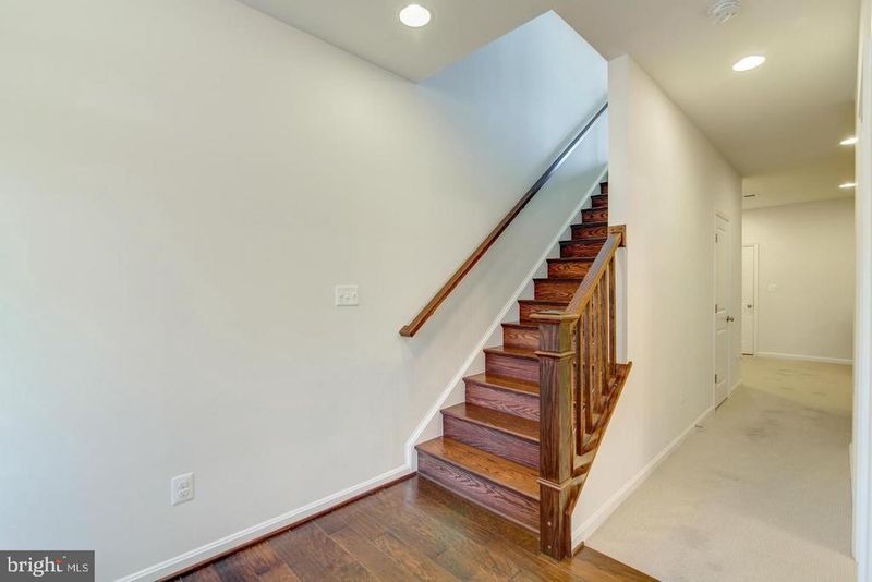 42261 Riggins Ridge Ter, Brambleton, VA 20148