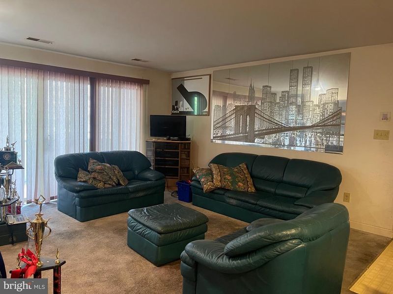3321 Sir Thomas Dr #3-B-34, Silver Spring, MD 20904