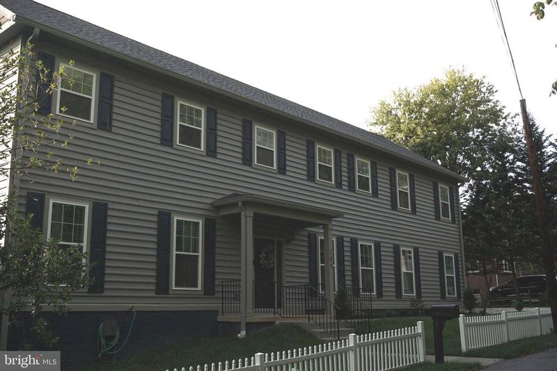 208 Bryan Ave, Gaithersburg, MD 20877