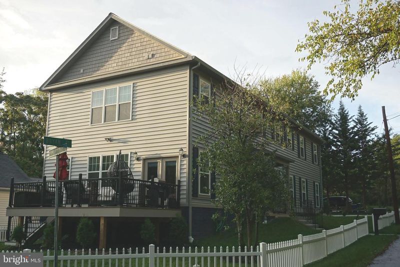 208 Bryan Ave, Gaithersburg, MD 20877