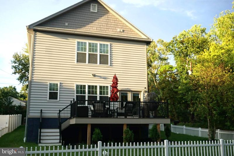 208 Bryan Ave, Gaithersburg, MD 20877