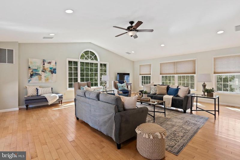 15013 Timberlake Dr, Silver Spring, MD 20905