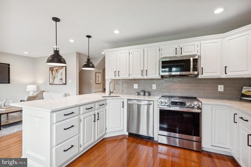9355 Peter Roy Ct, Burke, VA 22015