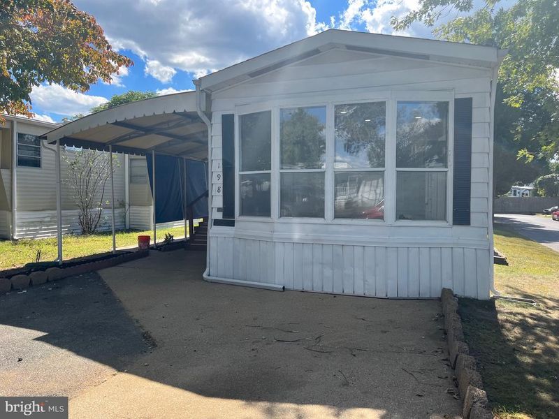 198 Main St, Lothian, MD 20711