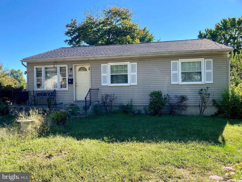 1339 E Longview Dr, Woodbridge, VA 22191