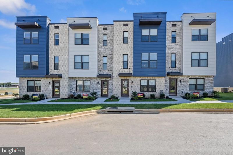 592 Union St, Frederick, MD 21701