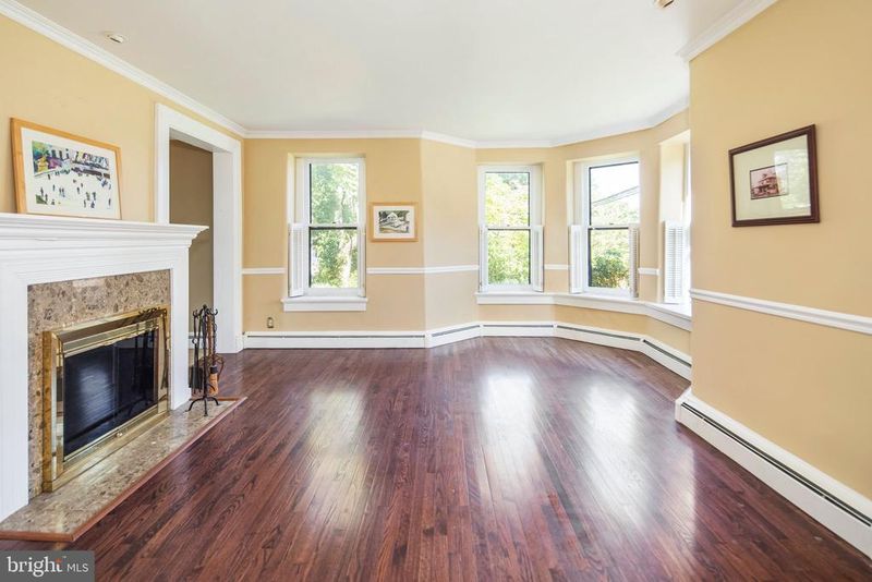 6812 Maryland Ave, Braddock Heights, MD 21714