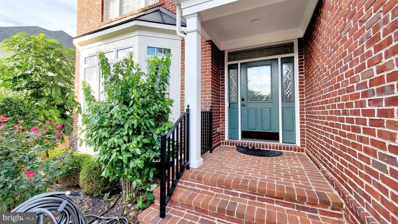 12614 Winter Wren Ct, Herndon, VA 20171