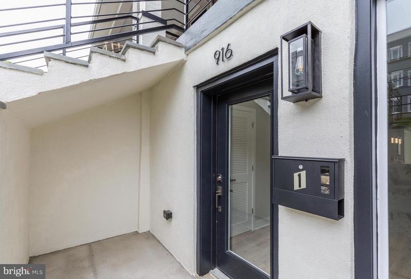 916 12th St NE #1, Washington, DC 20002
