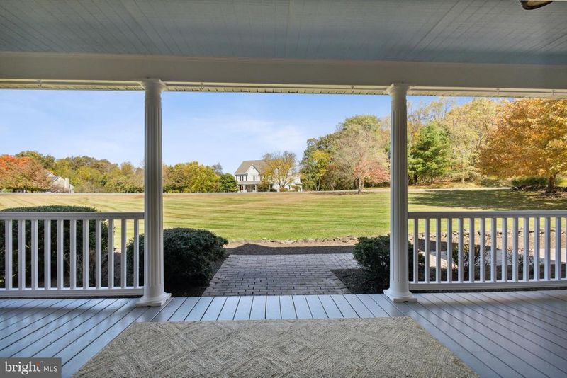 18180 Turnberry Dr, Round Hill, VA 20141