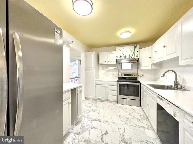 4 Renmark Ct, Gaithersburg, MD 20878