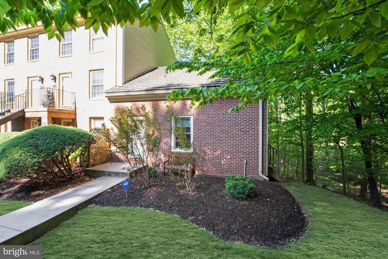 7924 Stable Way #7924, Potomac, MD 20854