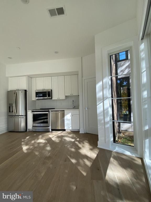 5301 Connecticut Ave NW #202, Washington, DC 20015