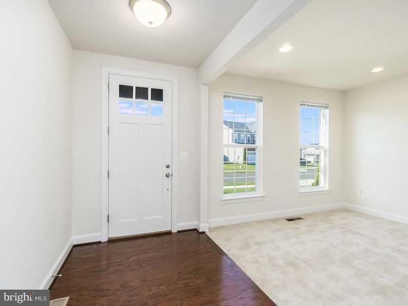 8106 Skystone Loop, Manassas Park, VA 20111