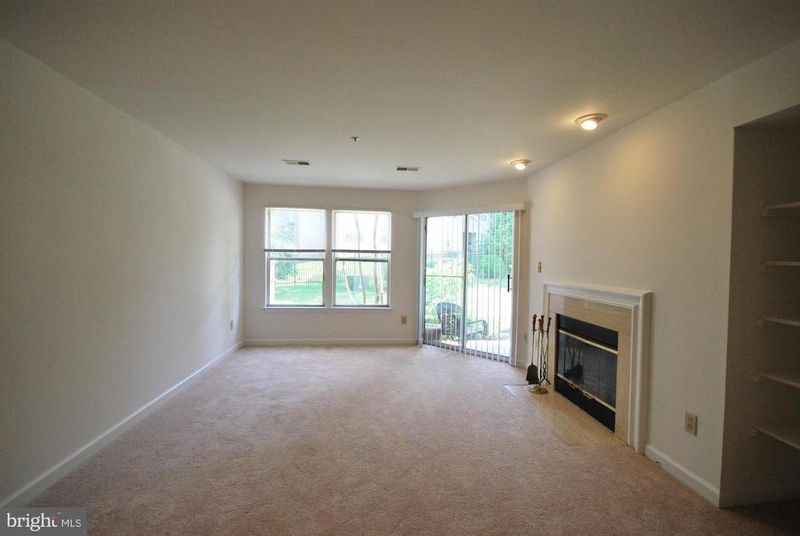 3301 Sir Thomas Dr #21, Silver Spring, MD 20904