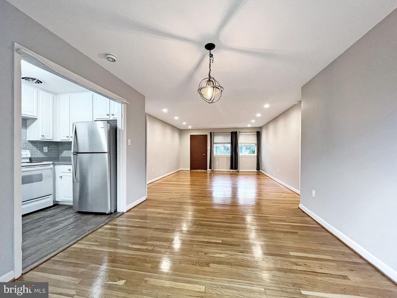 5015 Sentinel Dr #81, Bethesda, MD 20816