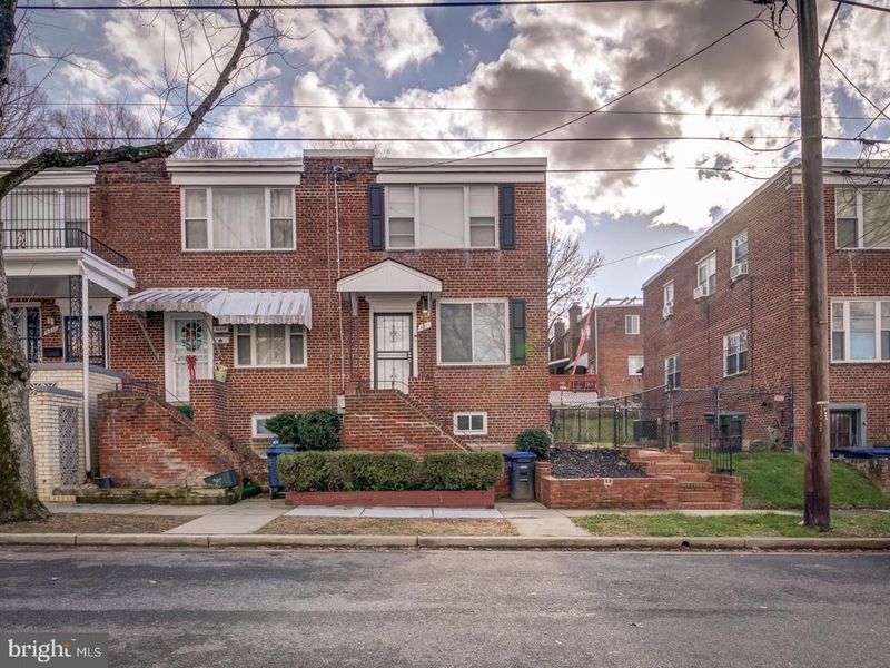 4007 Ames St NE, Washington, DC 20019