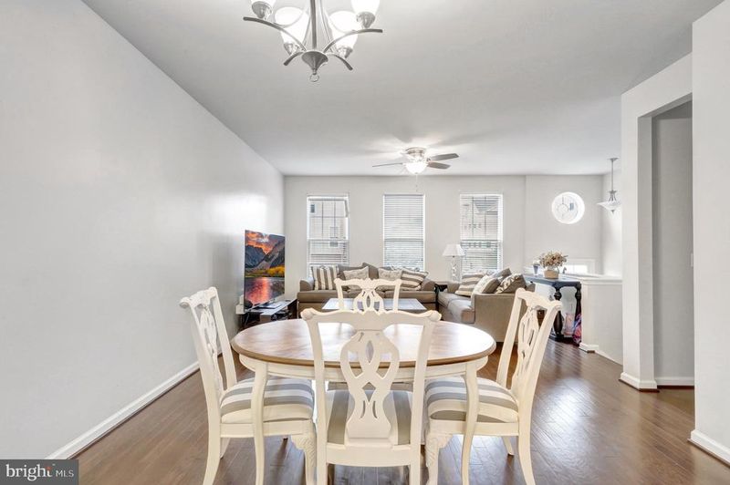 9045 Christopher Ln, Manassas Park, VA 20111
